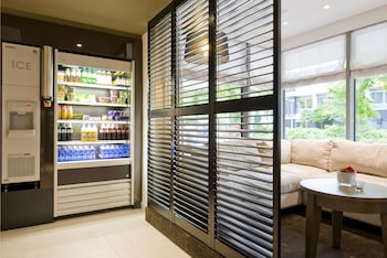holiday inn express amsterdam south by ihg