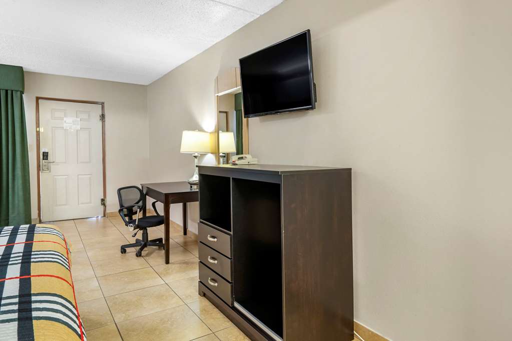 rodeway inn clearwater dunedin