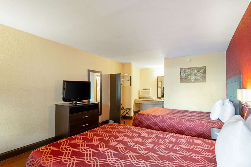 econo lodge inn and suites