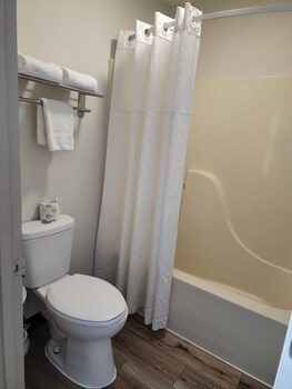 Days Inn By Wyndham Clemson,Clemson>>Anderson,4 star