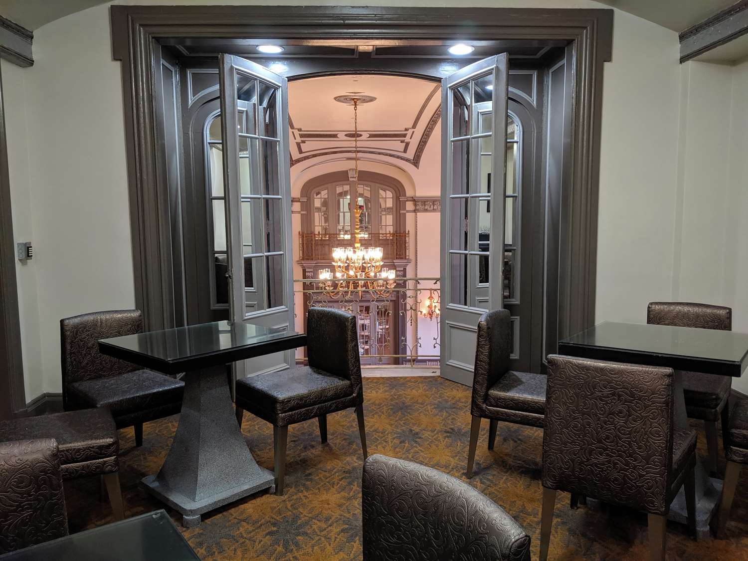 the tudor arms hotel cleveland a doubletree by hilton