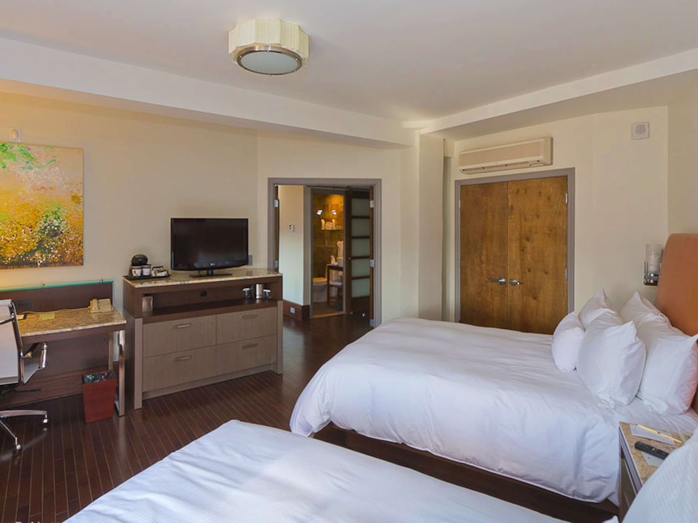 the tudor arms hotel cleveland a doubletree by hilton