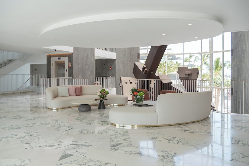 plus fariones suite hotel
