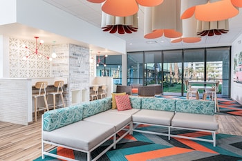 beachside hotel and suites