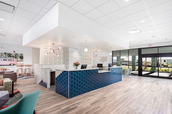 beachside hotel and suites