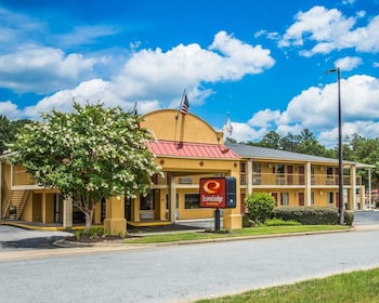 econo lodge inn and suites columbus near fort benning
