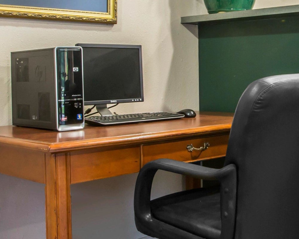 econo lodge inn and suites columbus near fort benning