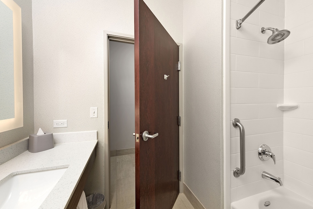 holiday inn express hotel and suites conroe by ihg
