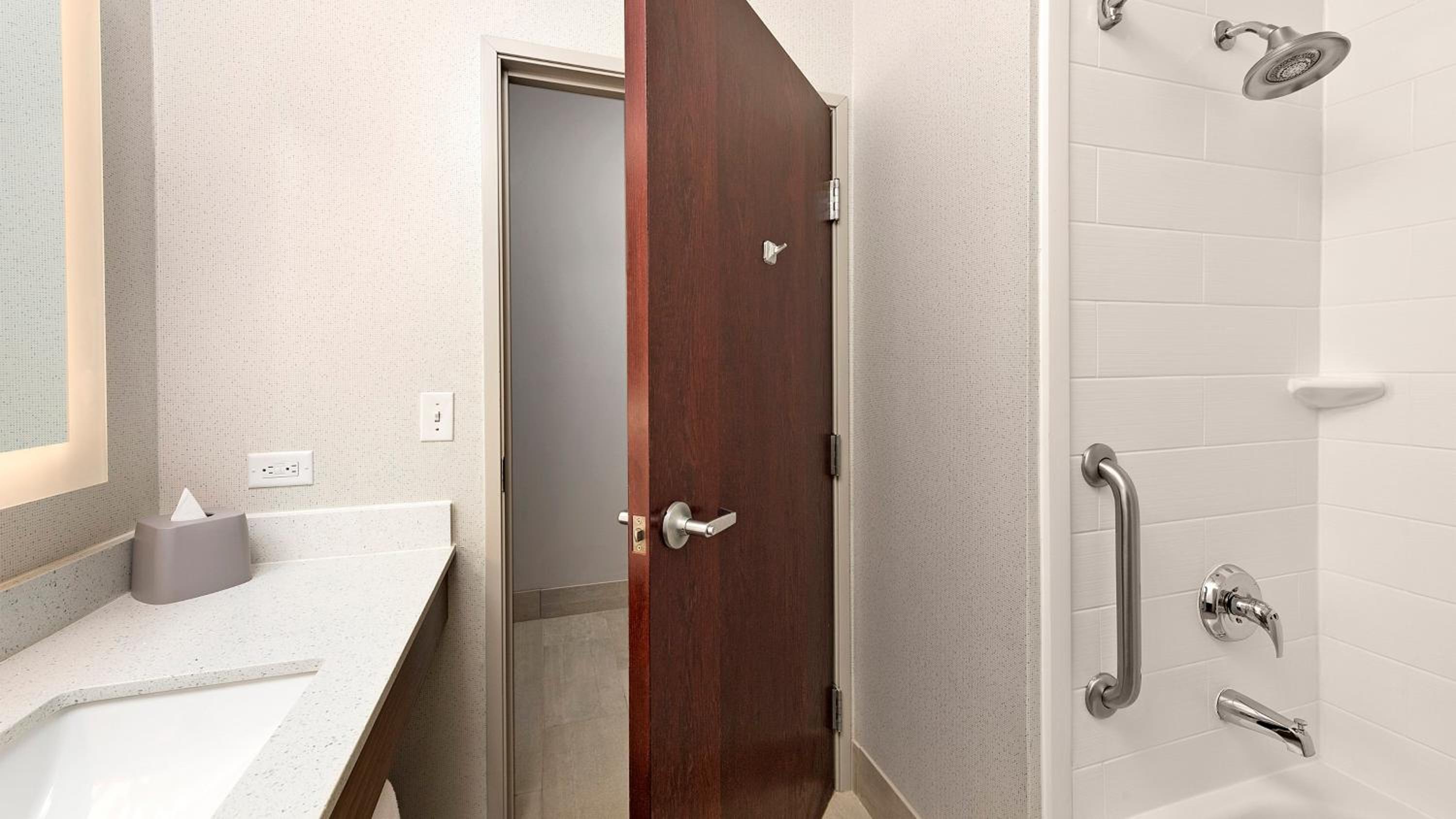 holiday inn express hotel and suites conroe by ihg