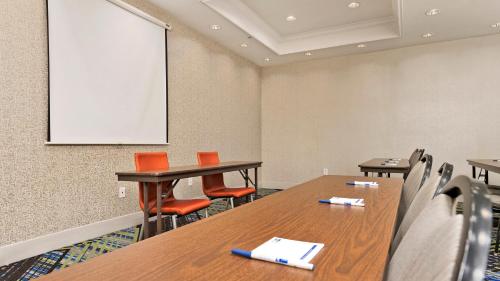 holiday inn express hotel and suites conroe by ihg