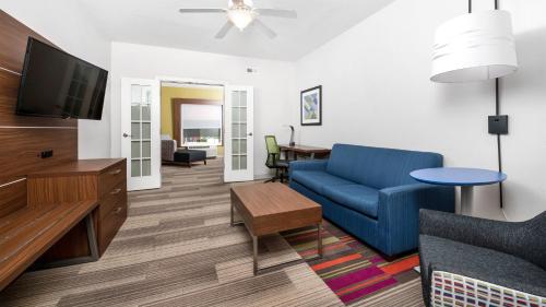 holiday inn express hotel and suites conroe by ihg