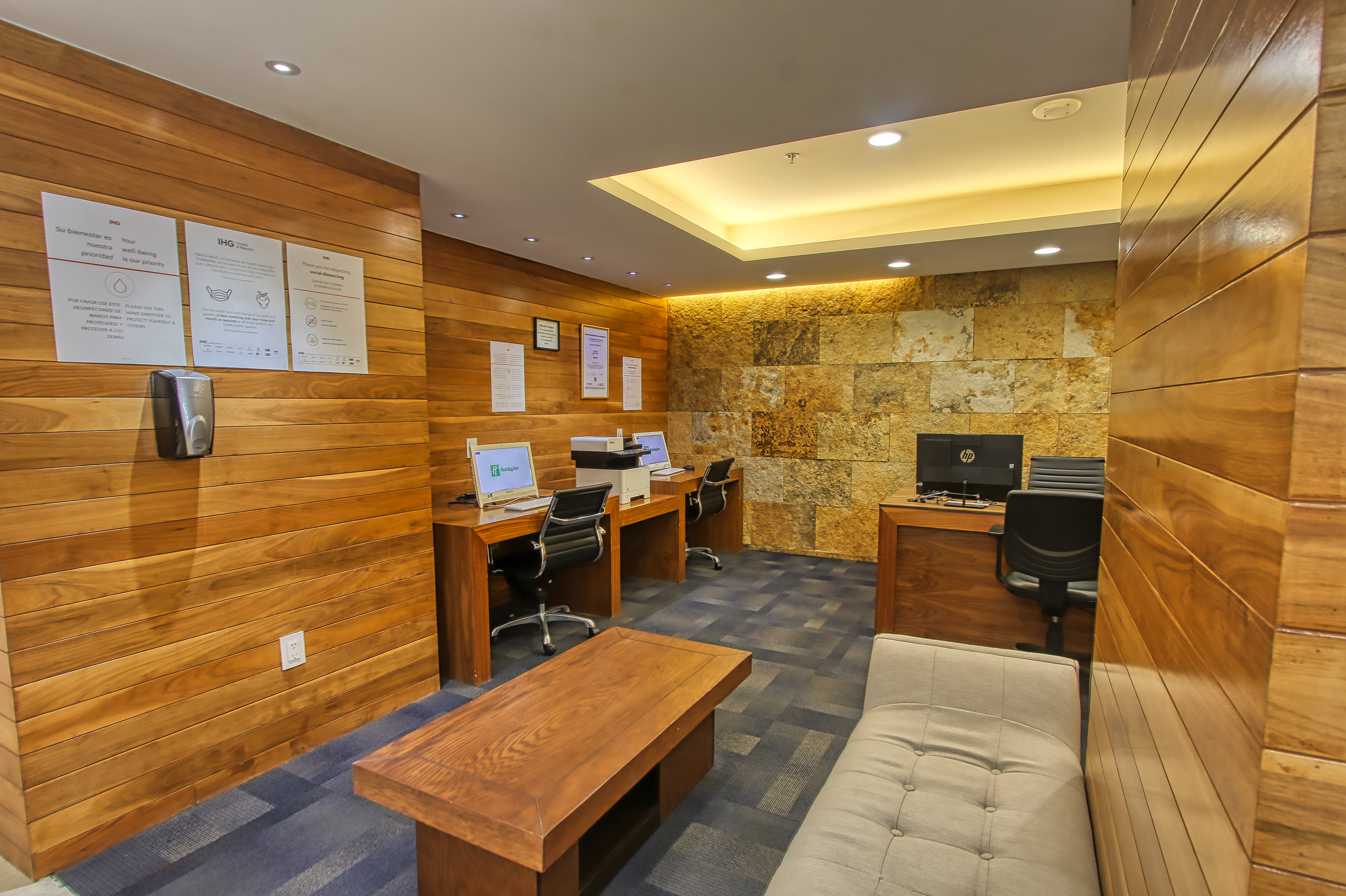holiday inn leon by ihg