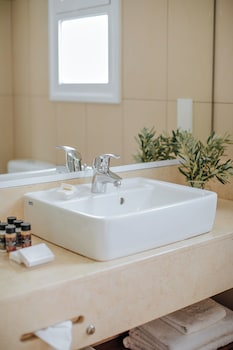 nissi beach villa