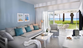 nissi beach villa