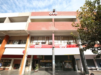 Oyo 1933 Hotel City Paradise,Sco 2943-44, Opposite Markfed, Dakshin M,3 star