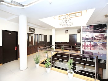 Oyo 1933 Hotel City Paradise,Sco 2943-44, Opposite Markfed, Dakshin M,3 star