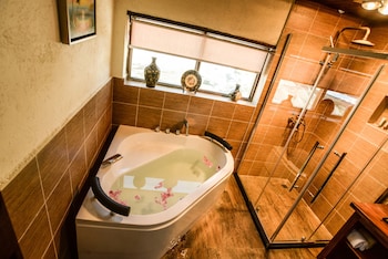 shangri la e outfitting boutique hotel