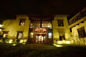 shangri la e outfitting boutique hotel