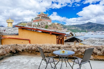 shangri la e outfitting boutique hotel