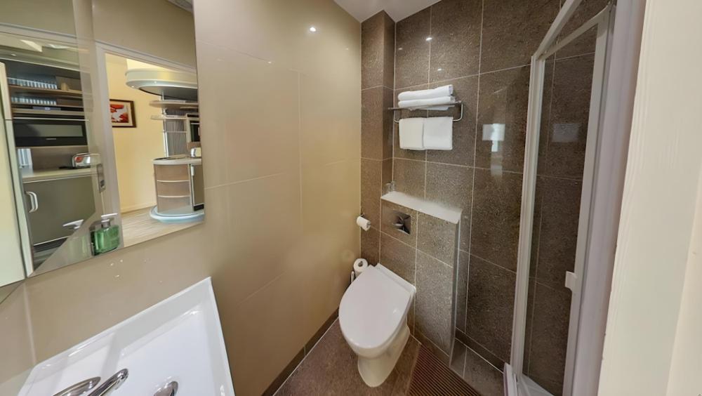 simply rooms and suites