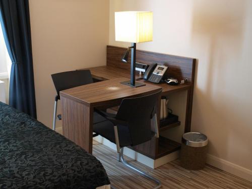 simply rooms and suites