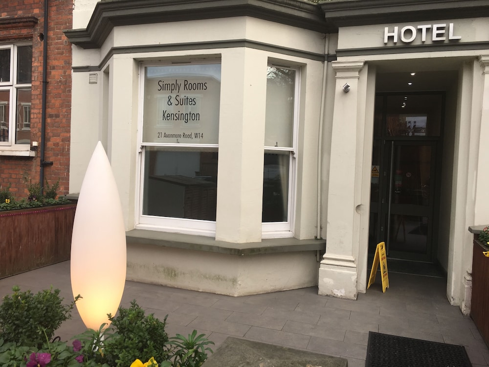 simply rooms and suites