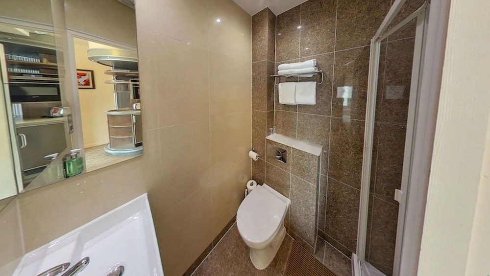 simply rooms and suites