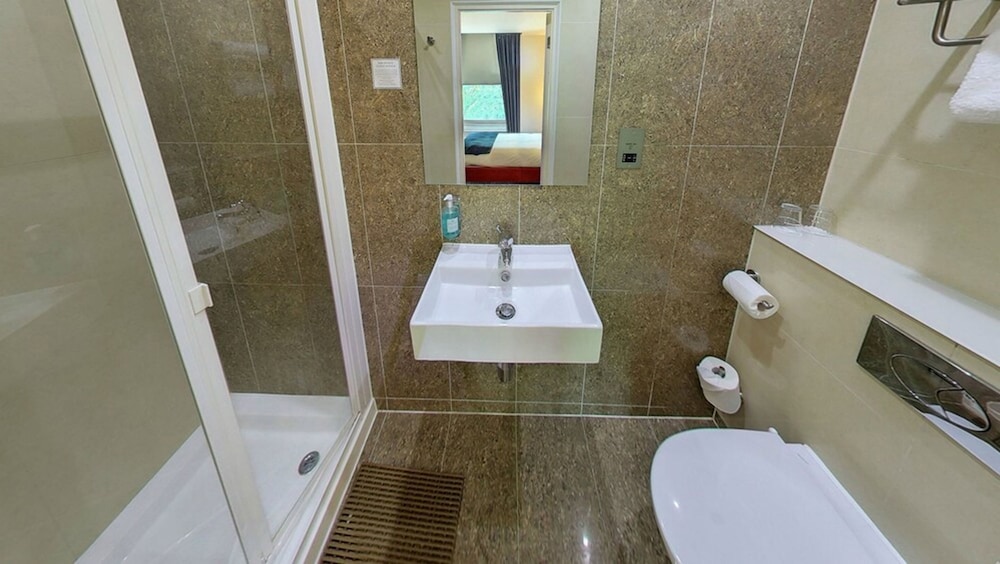 simply rooms and suites