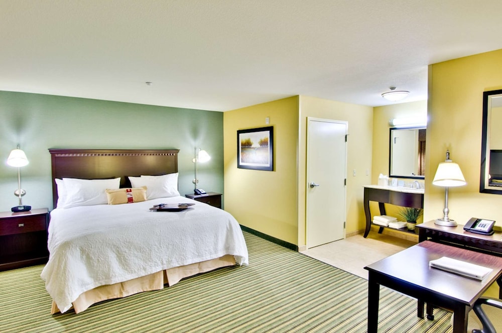 hampton inn and suites moreno valley