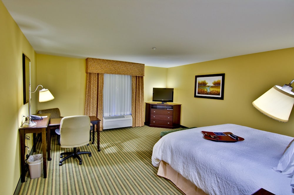 hampton inn and suites moreno valley