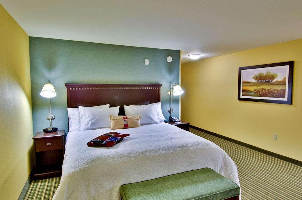 hampton inn and suites moreno valley