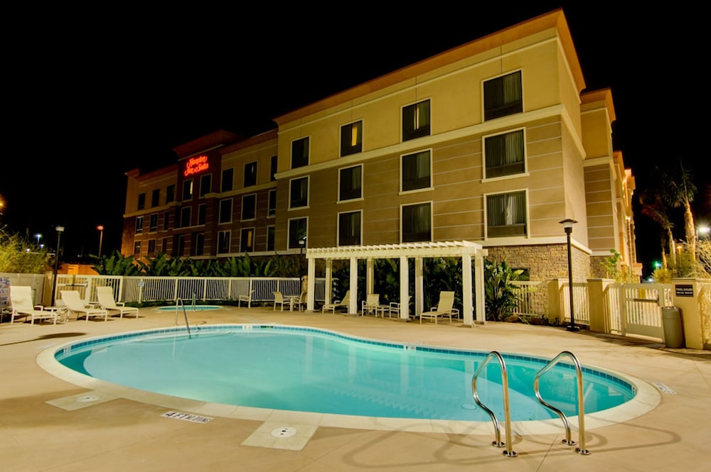 hampton inn and suites moreno valley