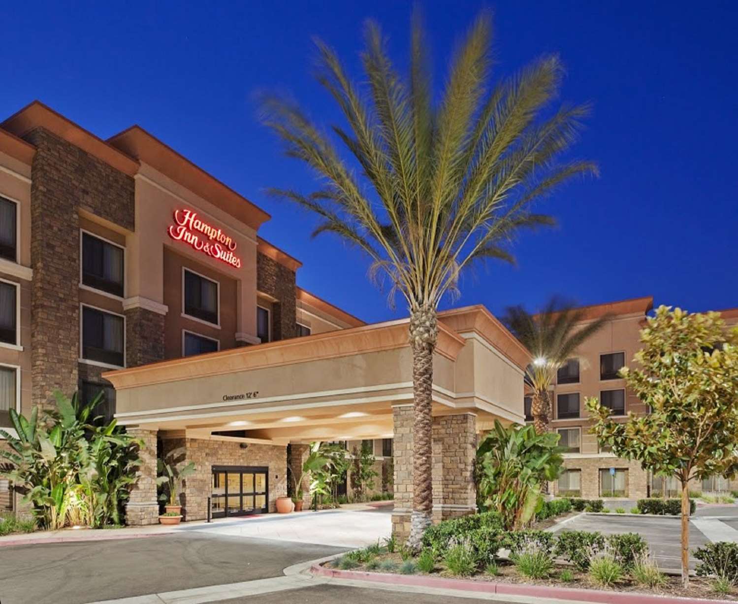 hampton inn and suites moreno valley