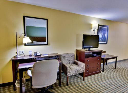 hampton inn and suites moreno valley