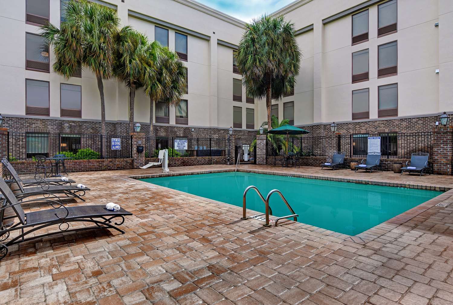 hampton inn charleston mount pleasant patriots point