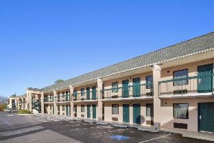 days inn by wyndham lexington columbia