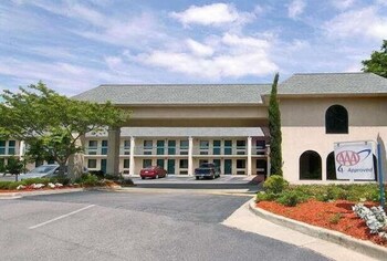 days inn by wyndham lexington columbia
