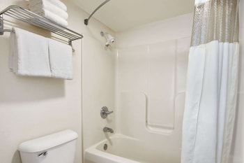 days inn by wyndham lexington columbia