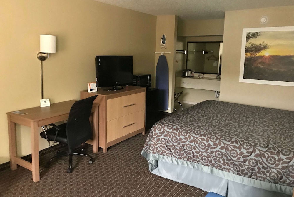 days inn by wyndham lexington columbia