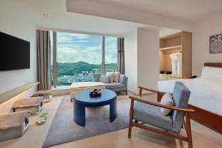 doubletree by hilton shenzhen airport residences