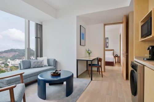 doubletree by hilton shenzhen airport residences