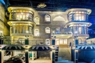 Lakeside Inn,,3 star