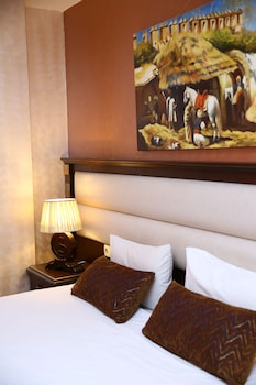 smiths boutique hotel