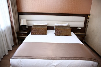 smiths boutique hotel