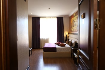 smiths boutique hotel