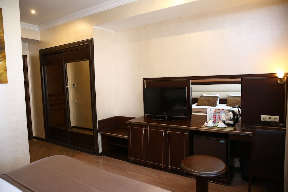 smiths boutique hotel