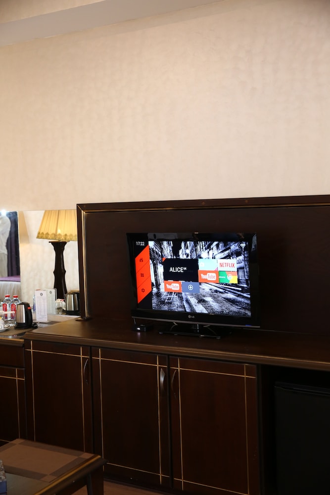 smiths boutique hotel