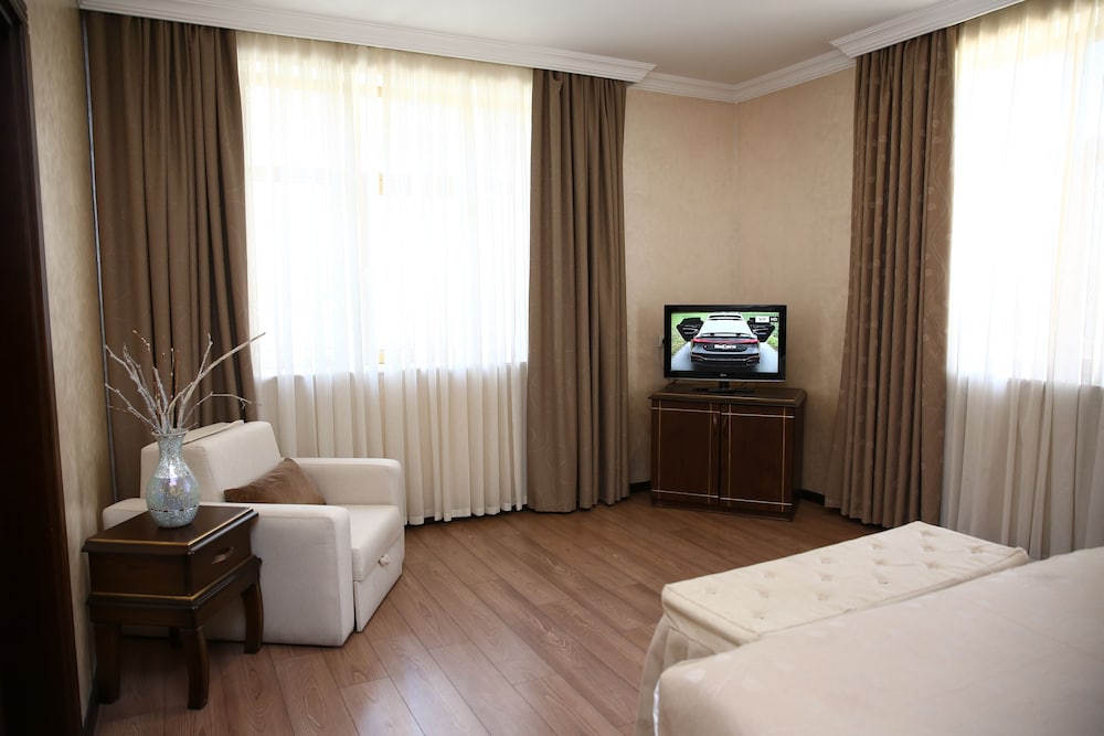 smiths boutique hotel