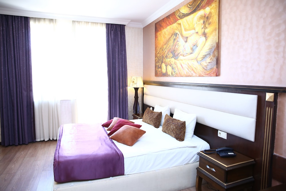 smiths boutique hotel