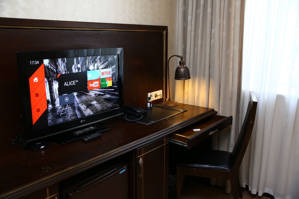 smiths boutique hotel